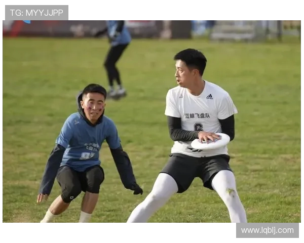 赛后复盘：北京飞盘队与成都飞盘队的团队协作与战术分析