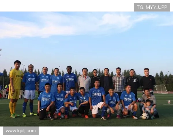 足球纪实：记录杭州足球队的转型之路